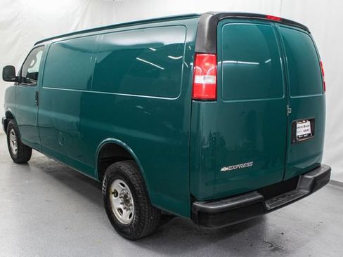Used 2019 Chevrolet Express 3500 w/ Driver Convenience Package RWD image 7