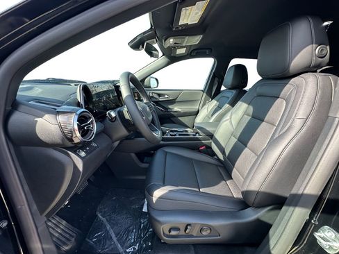 New 2026 Chevrolet Equinox LT w/ Convenience Package II image 9