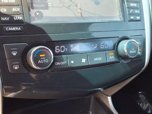 Used 2015 Nissan Altima 2.5 SV w/ Convenience Package FWD image 20