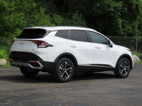 Certified 2024 Kia Sportage EX AWD/4WD image 3