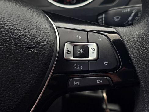 Used 2018 Volkswagen Tiguan S FWD image 29