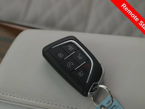 Used 2025 Cadillac Escalade ESV Sport Platinum AWD/4WD image 3
