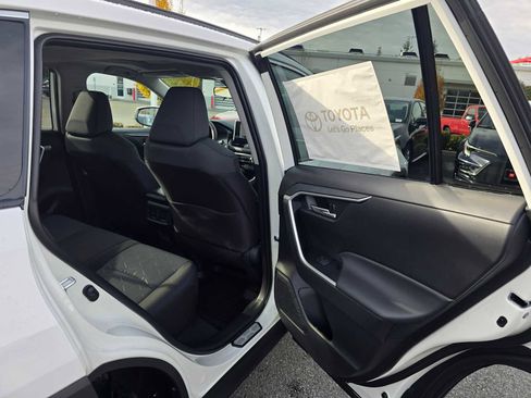 New 2025 Toyota RAV4 XLE image 15