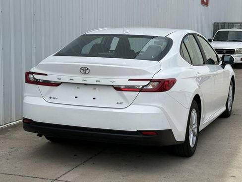 Used 2025 Toyota Camry LE FWD image 4