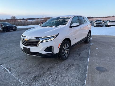 Certified 2024 Chevrolet Equinox LT image 3