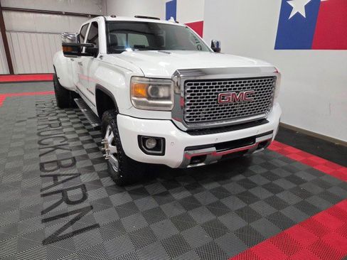 Used 2016 GMC Sierra 3500 Denali w/ Duramax Plus Package image 17