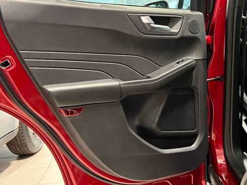 New 2024 Ford Escape SE w/ PHEV Premium Package FWD image 32