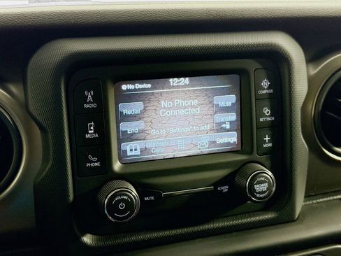 Used 2018 Jeep Wrangler Sport image 35