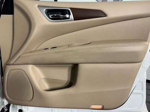 Used 2018 Nissan Pathfinder Platinum image 50