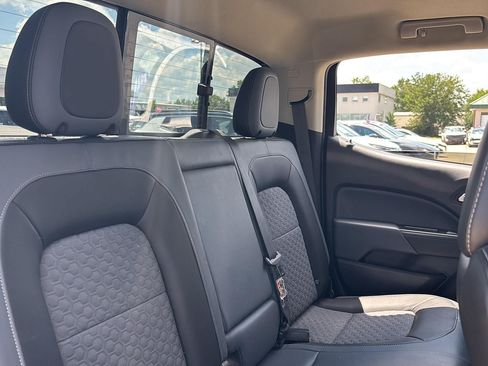Used 2018 Chevrolet Colorado Z71 AWD/4WD image 21