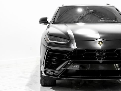 Used 2021 Lamborghini Urus image 25