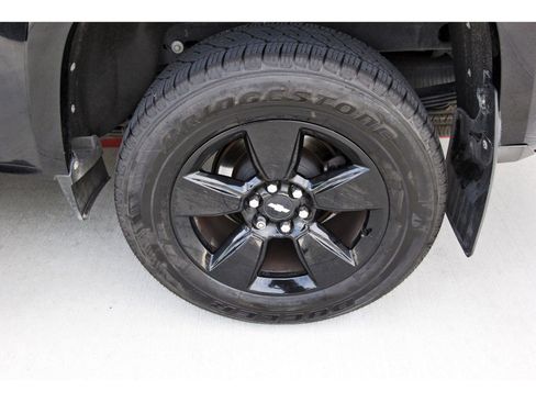 Used 2017 Chevrolet Colorado LT w/ Midnight Edition RWD image 30