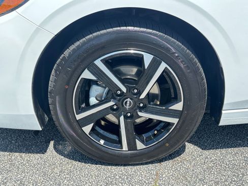 Used 2025 Nissan Sentra SV FWD image 30