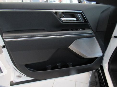 New 2025 GMC Sierra EV Denali image 9