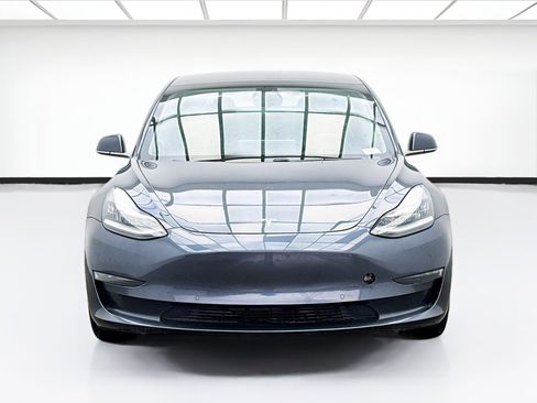 Used 2020 Tesla Model 3 Standard Range Plus image 2
