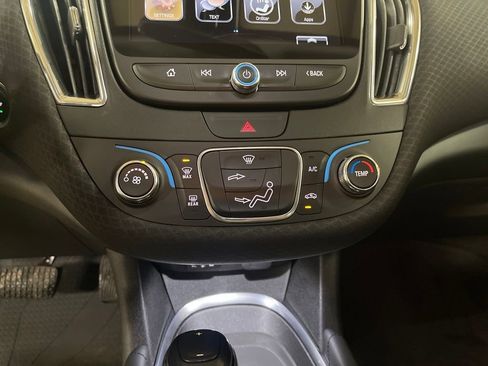 Used 2018 Chevrolet Malibu LT image 19