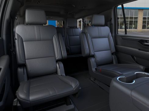New 2026 Chevrolet Suburban RST AWD/4WD image 17