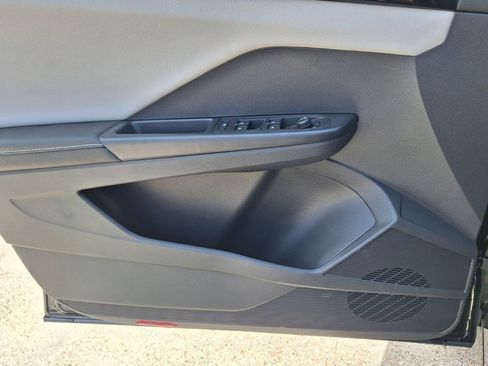 New 2026 Volkswagen Taos S image 19