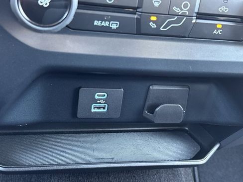 Used 2023 Ford F150 XLT image 34