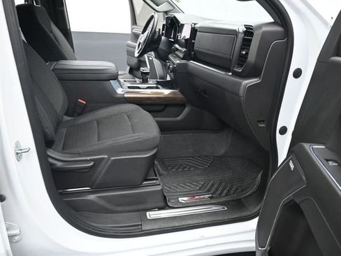 Used 2023 Chevrolet Silverado 1500 LT Trail Boss w/ Convenience Package II image 30