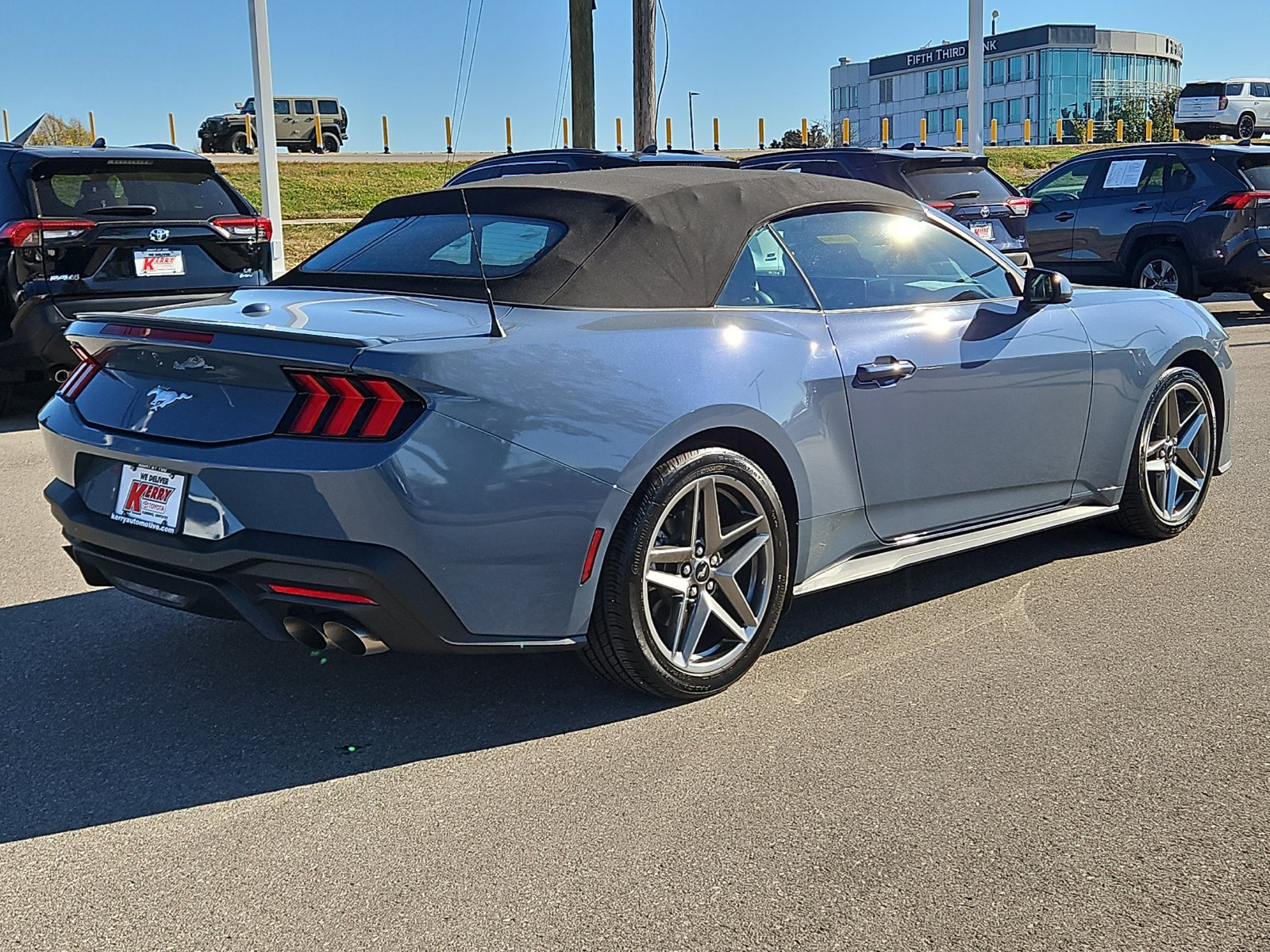 Used 2024 Ford Mustang Premium RWD image 4