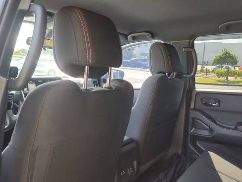 Used 2025 Nissan Frontier PRO-4X w/ Pro Convenience Package image 14