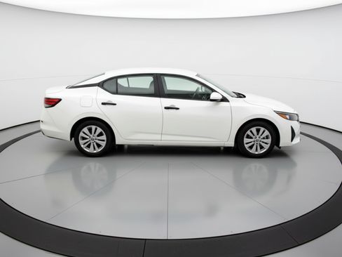 Used 2025 Nissan Sentra S FWD image 11