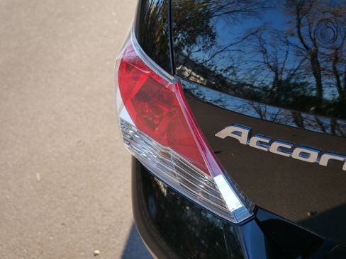 Used 2010 Honda Accord EX-L image 17