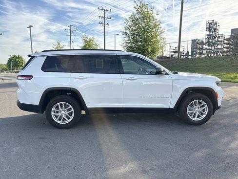 Used 2025 Jeep Grand Cherokee L Laredo image 10