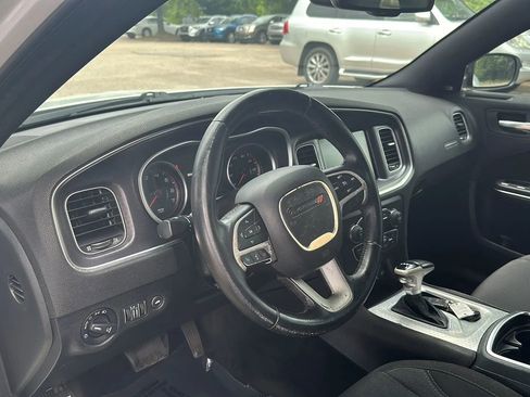 Used 2016 Dodge Charger SXT RWD image 13