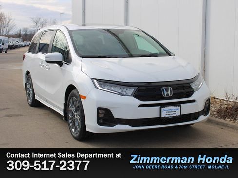 New 2026 Honda Odyssey Touring image 3