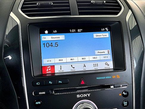 Used 2018 Ford Explorer Platinum AWD/4WD image 19
