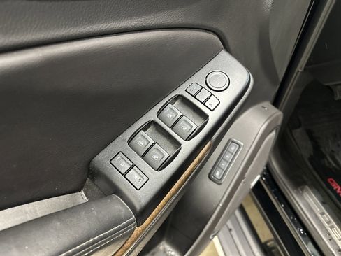 Used 2018 GMC Yukon Denali w/ Denali Ultimate Package image 15