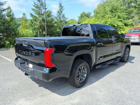 Used 2025 Toyota Tundra SR5 w/ SR5 Convenience Package AWD/4WD image 5