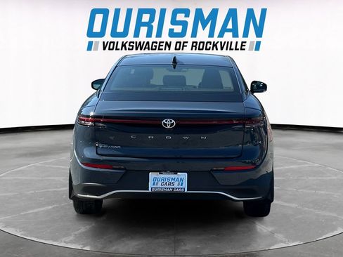 Used 2025 Toyota Crown XLE image 5