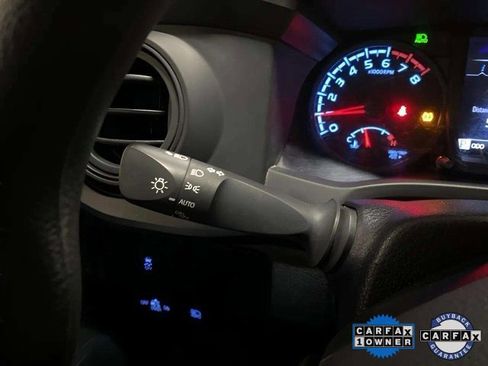 Used 2022 Toyota Tacoma SR image 36