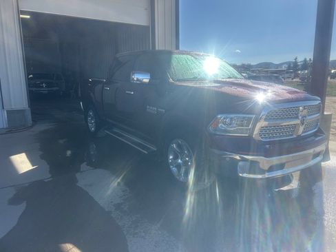 Used 2016 RAM 1500 Laramie w/ Convenience Group AWD/4WD image 11