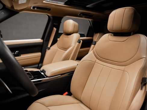 Used 2024 Land Rover Range Rover Sport SE image 57