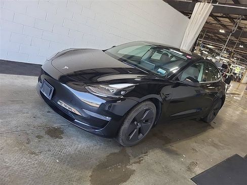 Used 2022 Tesla Model 3 Long Range AWD/4WD image 3