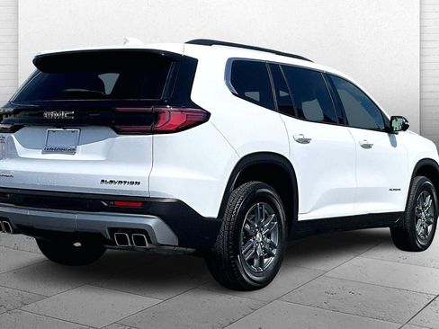 Used 2025 GMC Acadia Elevation image 14