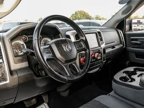 Used 2019 RAM 1500 Big Horn RWD image 3
