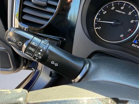 Used 2020 Mitsubishi Outlander SE FWD image 29