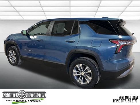 Used 2026 Chevrolet Equinox LT AWD/4WD image 4