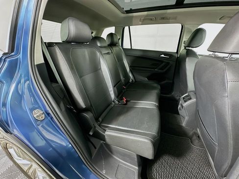 Used 2020 Volkswagen Tiguan SEL FWD image 35