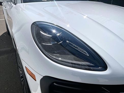 Certified 2025 Porsche Macan S AWD/4WD image 30