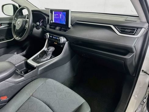Certified 2025 Toyota RAV4 XLE FWD image 27