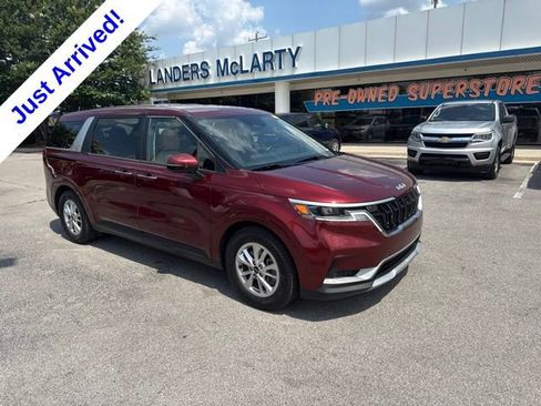 Used 2023 Kia Carnival LX FWD image 1