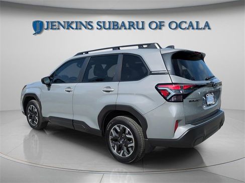 Used 2025 Subaru Forester Premium w/ Convenience Package #1 image 5