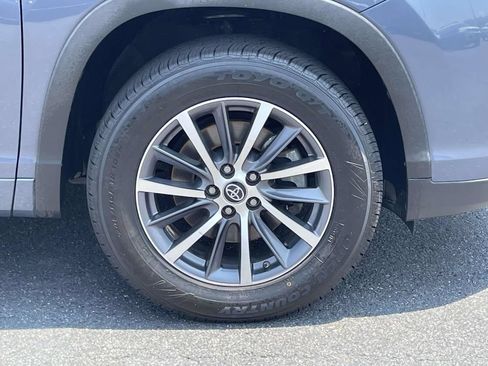 Used 2018 Toyota Highlander XLE FWD image 10
