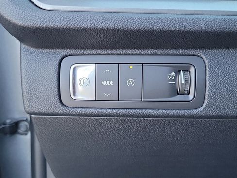 New 2026 Chevrolet Traverse LT image 13